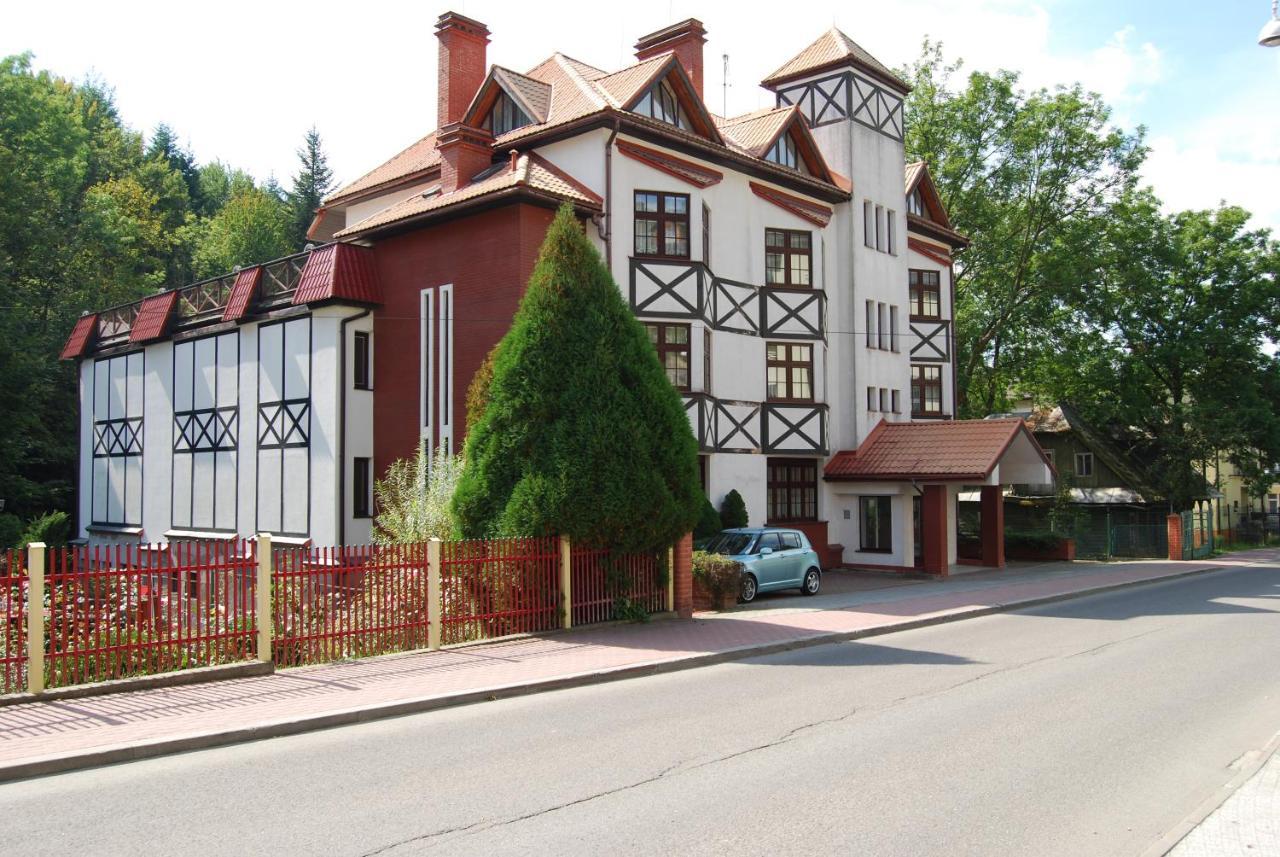 Familijny Osrodek Wypoczynkowo - Rehabilitacyjny Krynica Zdroj Otel Dış mekan fotoğraf