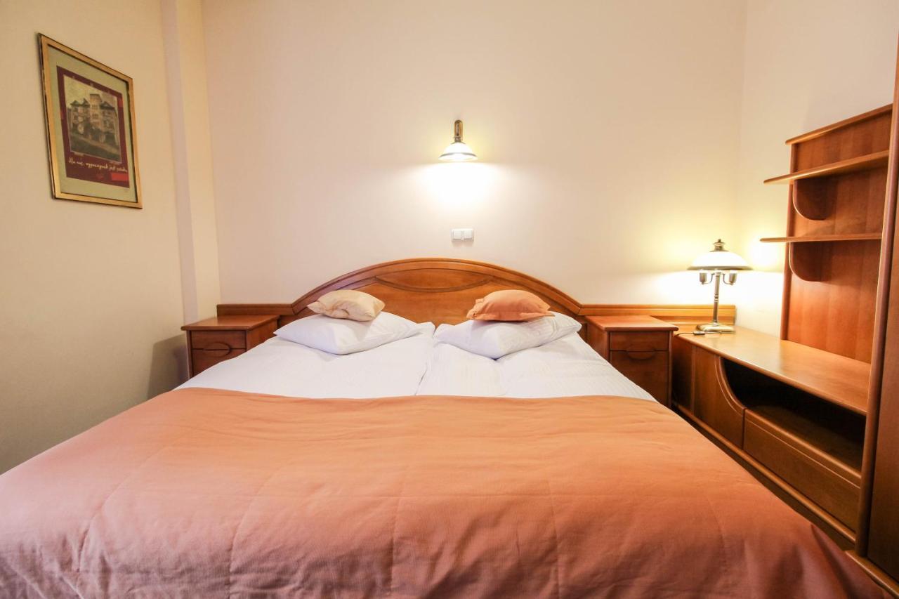 Familijny Osrodek Wypoczynkowo - Rehabilitacyjny Krynica Zdroj Otel Dış mekan fotoğraf