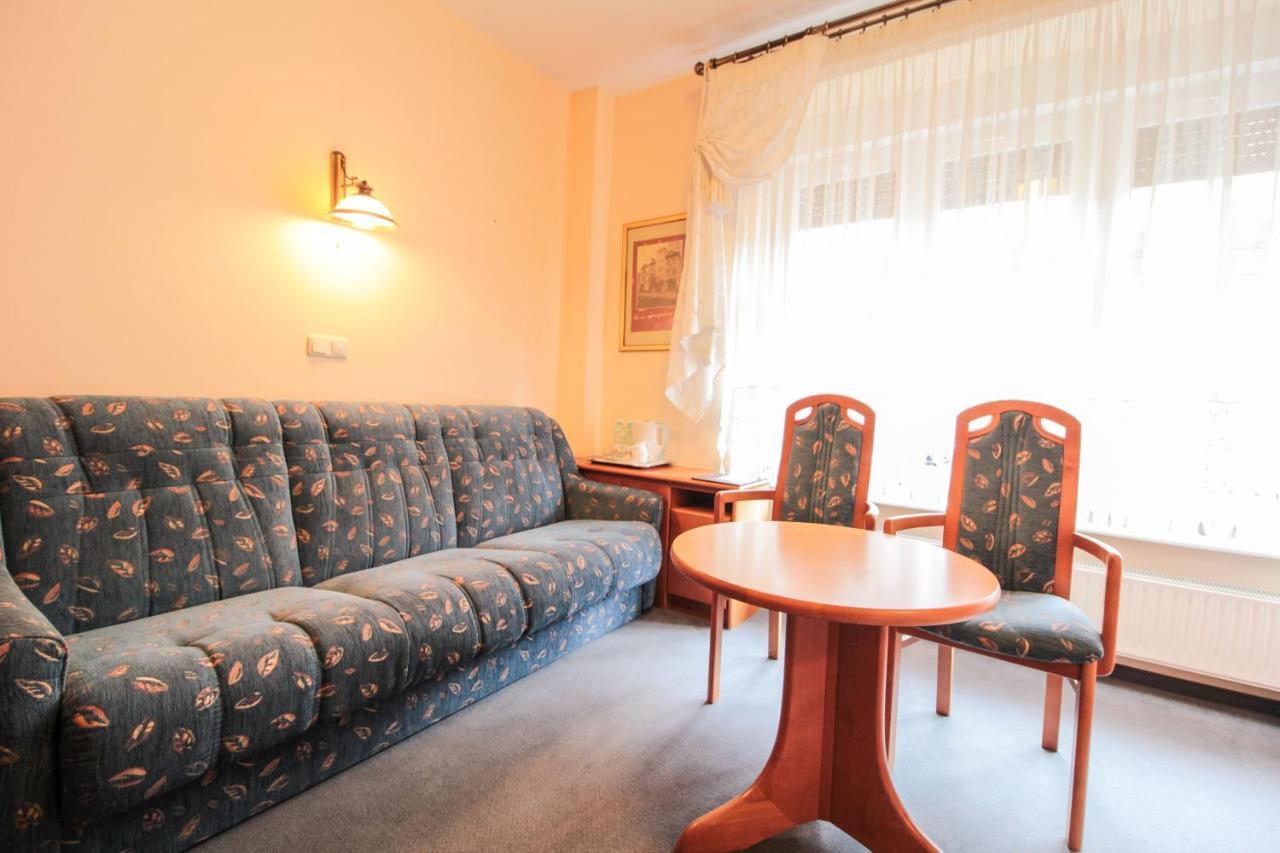 Familijny Osrodek Wypoczynkowo - Rehabilitacyjny Krynica Zdroj Otel Dış mekan fotoğraf