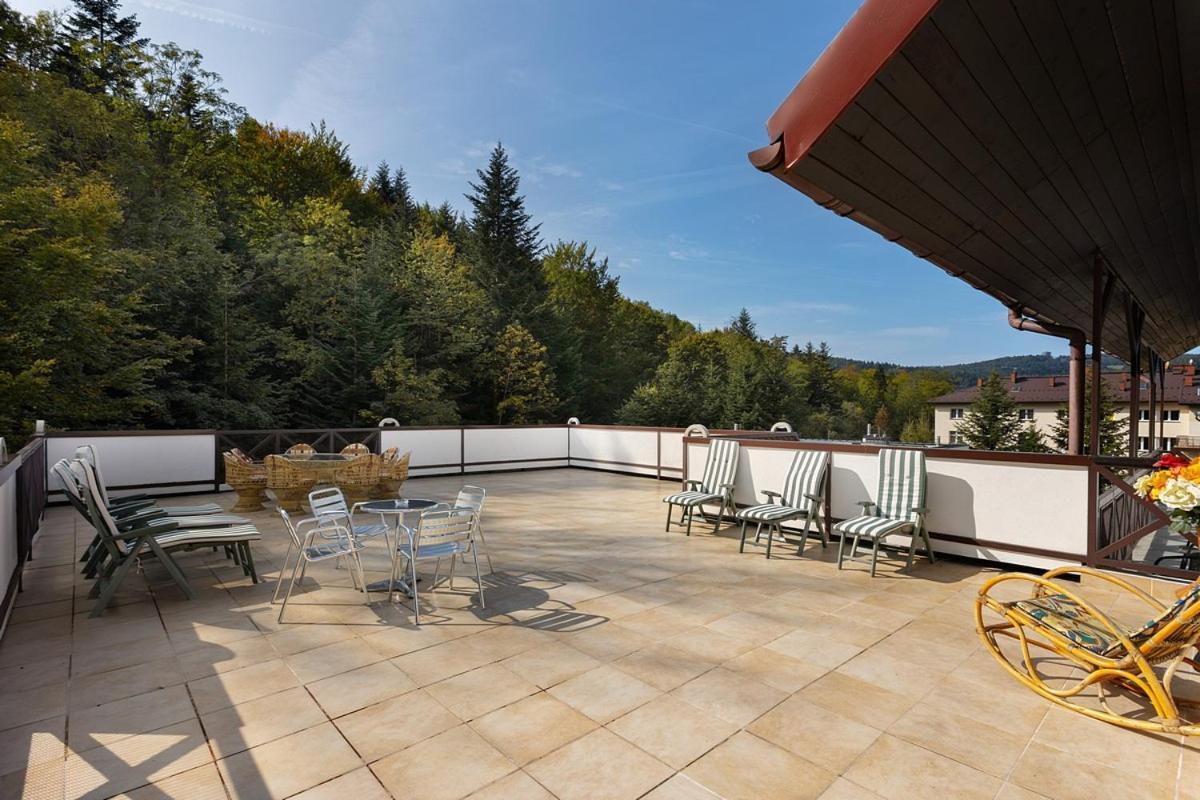 Familijny Osrodek Wypoczynkowo - Rehabilitacyjny Krynica Zdroj Otel Dış mekan fotoğraf