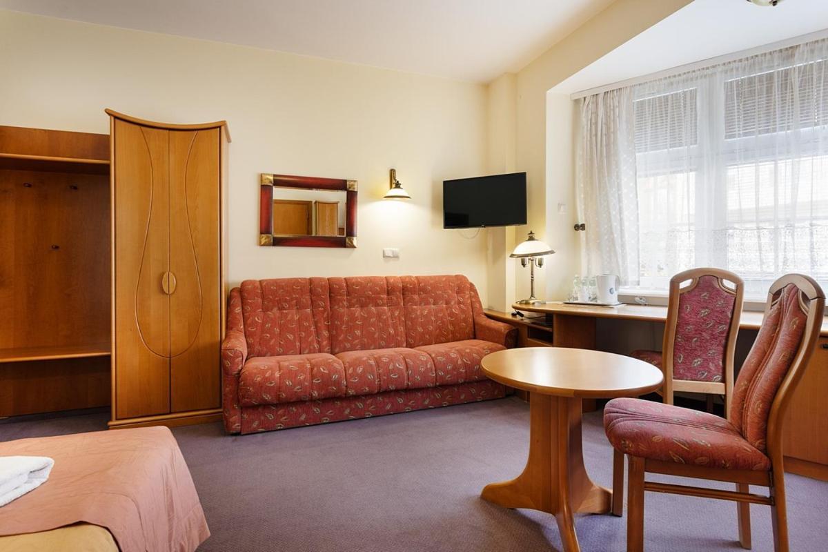 Familijny Osrodek Wypoczynkowo - Rehabilitacyjny Krynica Zdroj Otel Dış mekan fotoğraf