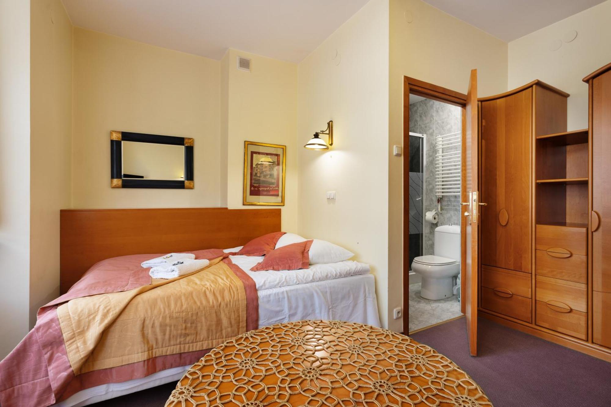 Familijny Osrodek Wypoczynkowo - Rehabilitacyjny Krynica Zdroj Otel Dış mekan fotoğraf