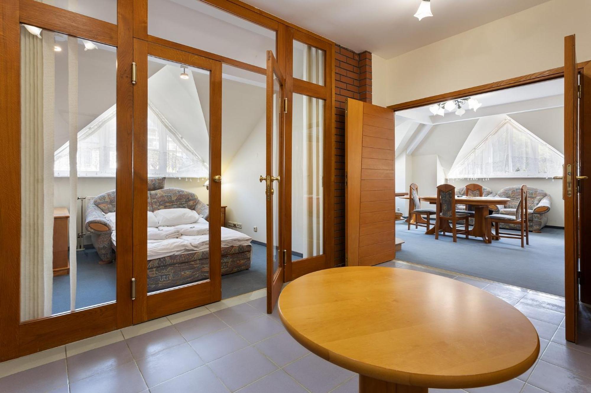 Familijny Osrodek Wypoczynkowo - Rehabilitacyjny Krynica Zdroj Otel Dış mekan fotoğraf
