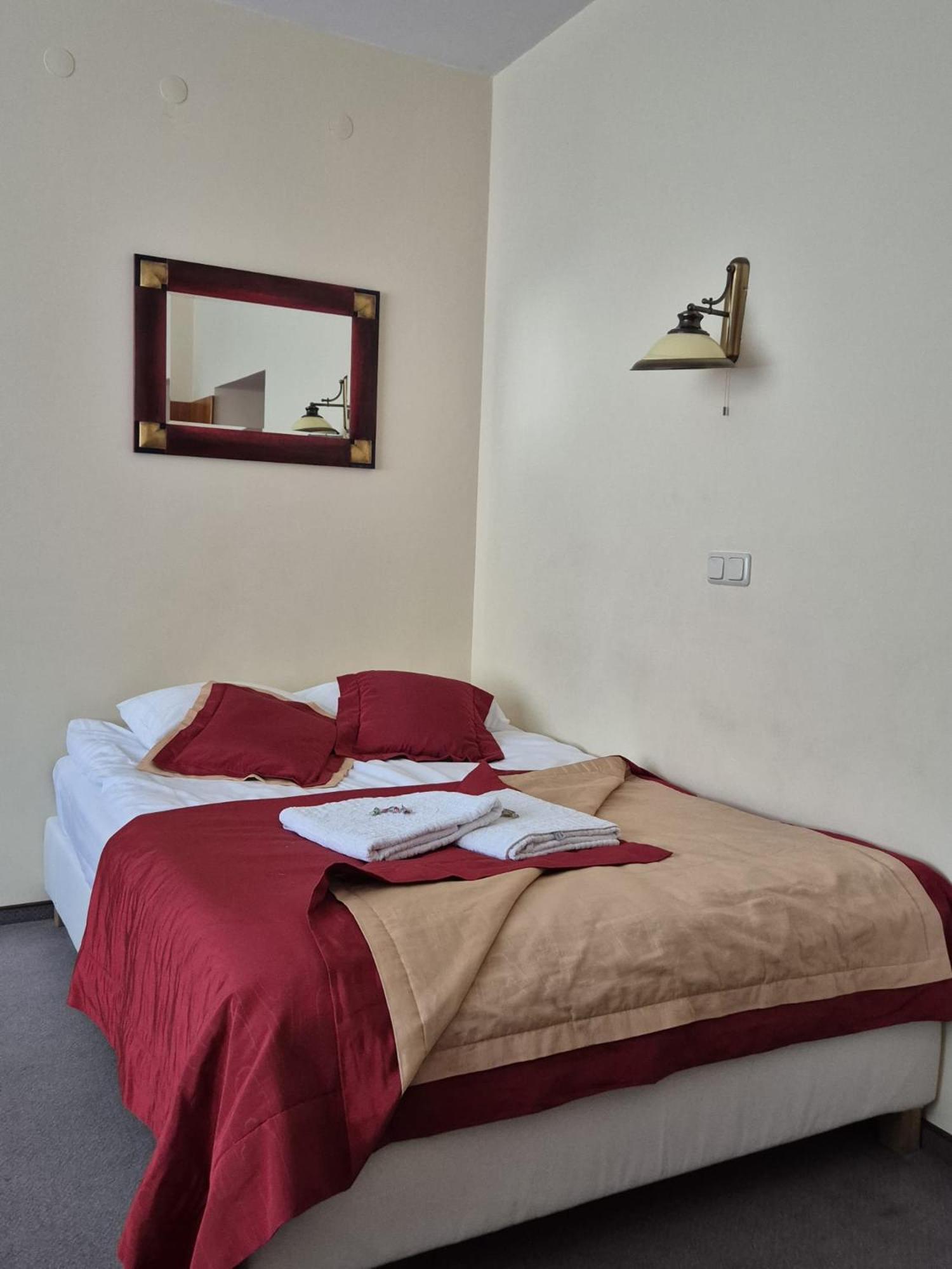 Familijny Osrodek Wypoczynkowo - Rehabilitacyjny Krynica Zdroj Otel Dış mekan fotoğraf